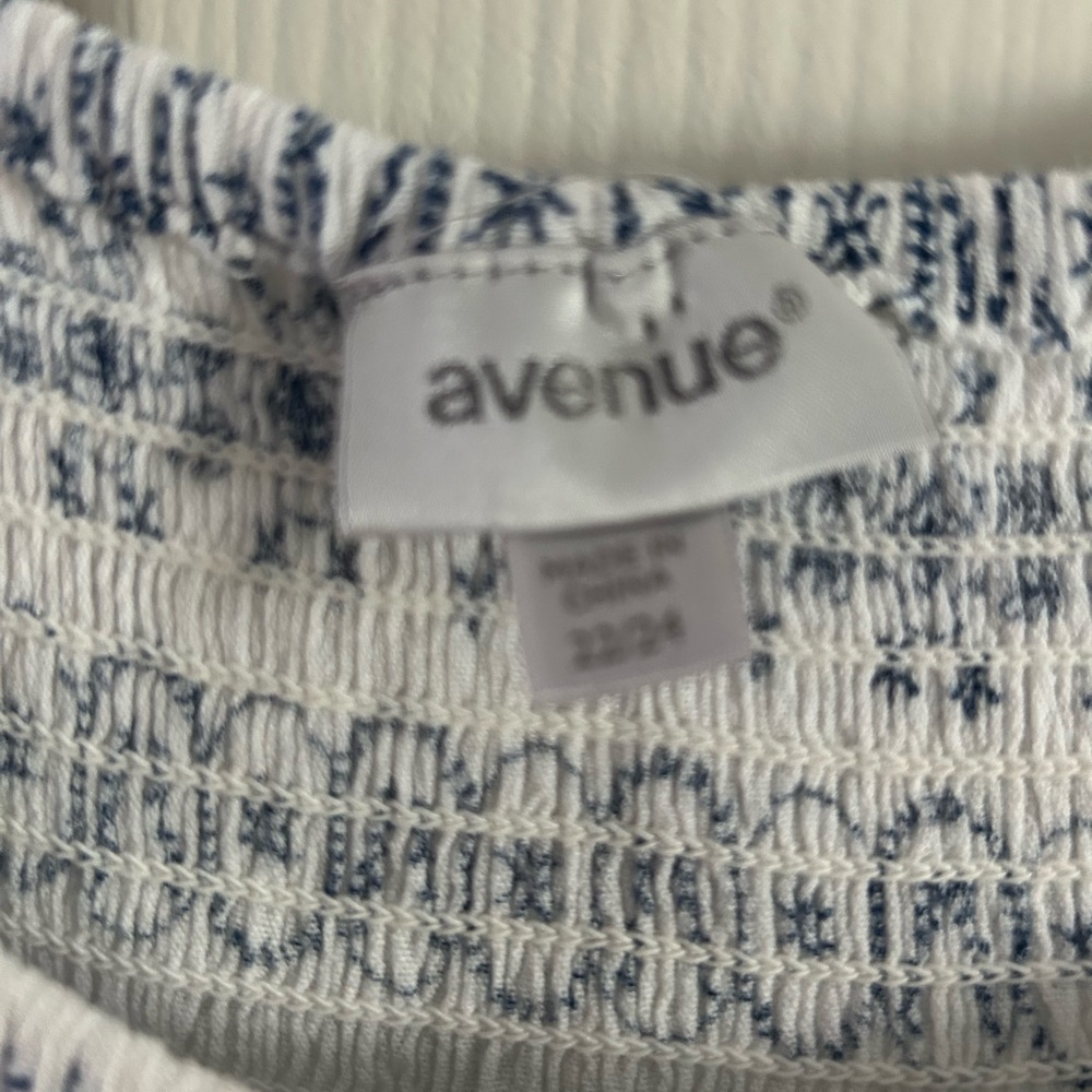 Avenue White and Navy Patterned Blouse - Picture 5 of 8